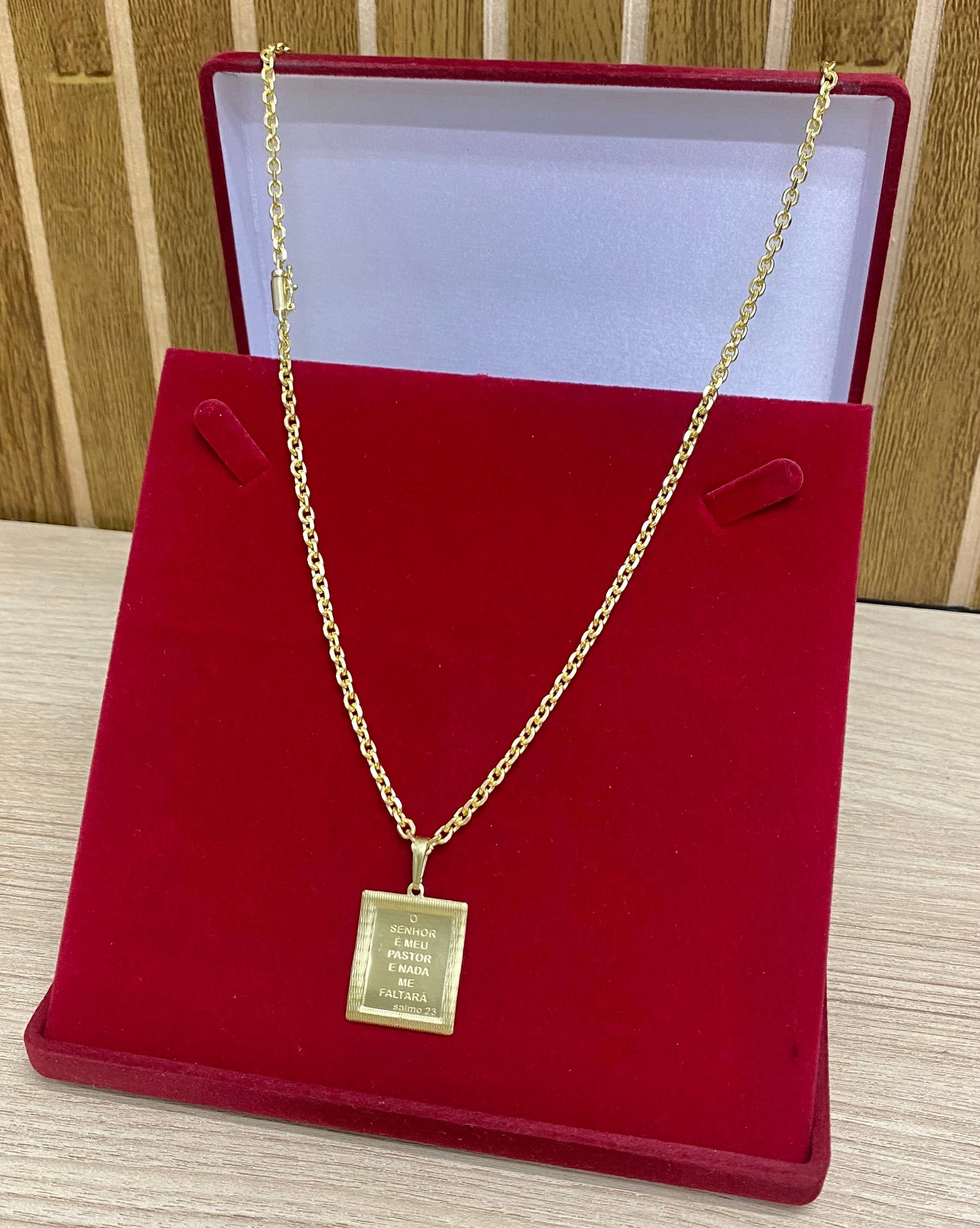 CORRENTE ELO CADEADO QUINA 4MM + PINGENTE BRINDE + PULSEIRA BRINDE