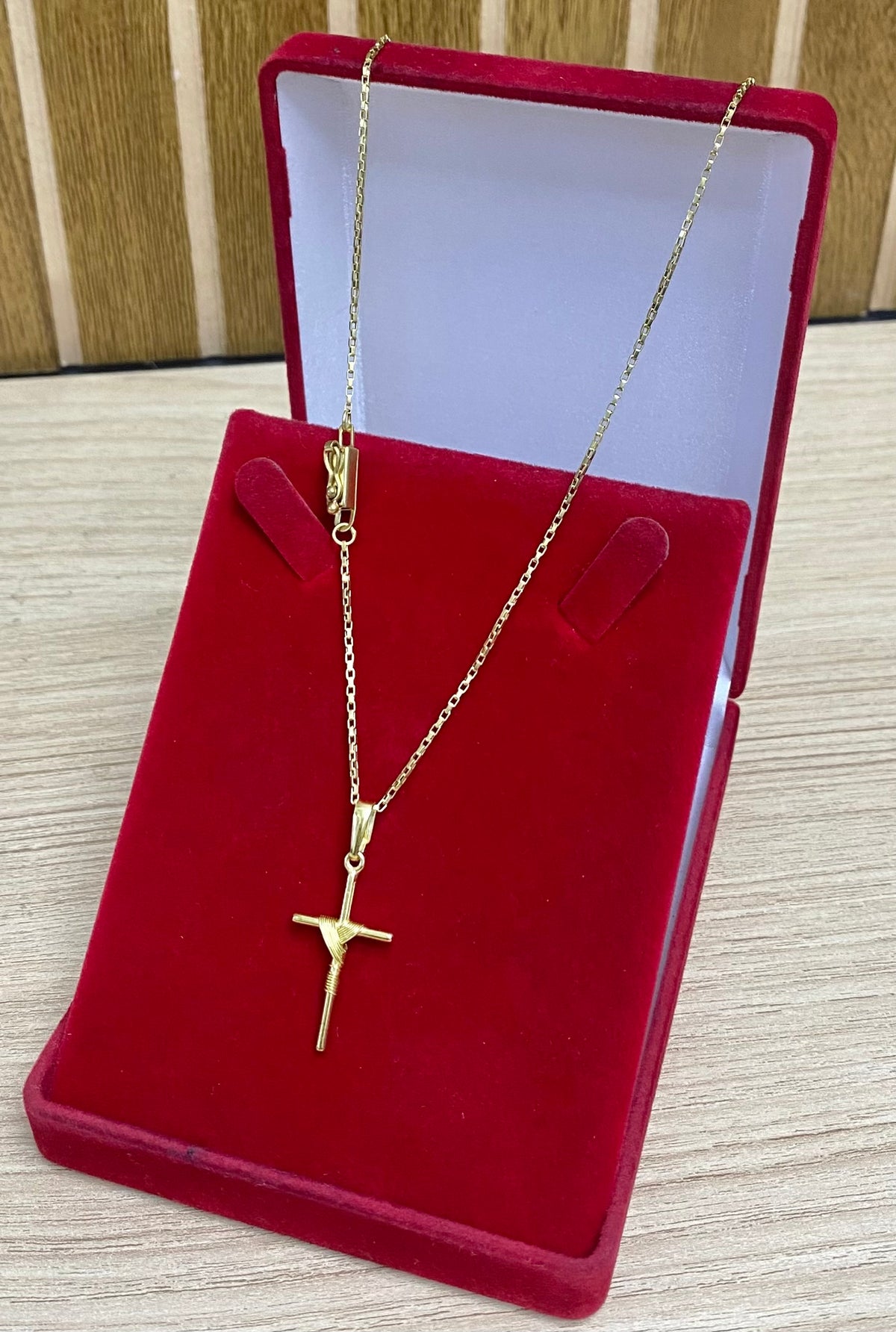 CORRENTE ELO CAIXOTINHO 2MM + PINGENTE CRUZ PALITO