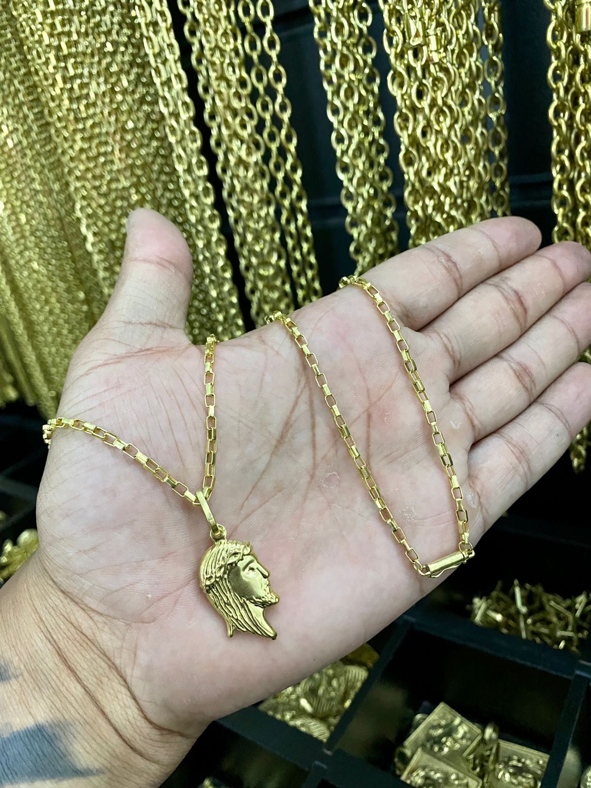 CORRENTE TIJOLINHO + PINGENTE ROSTO DE CRISTO - WRDJOIAS
