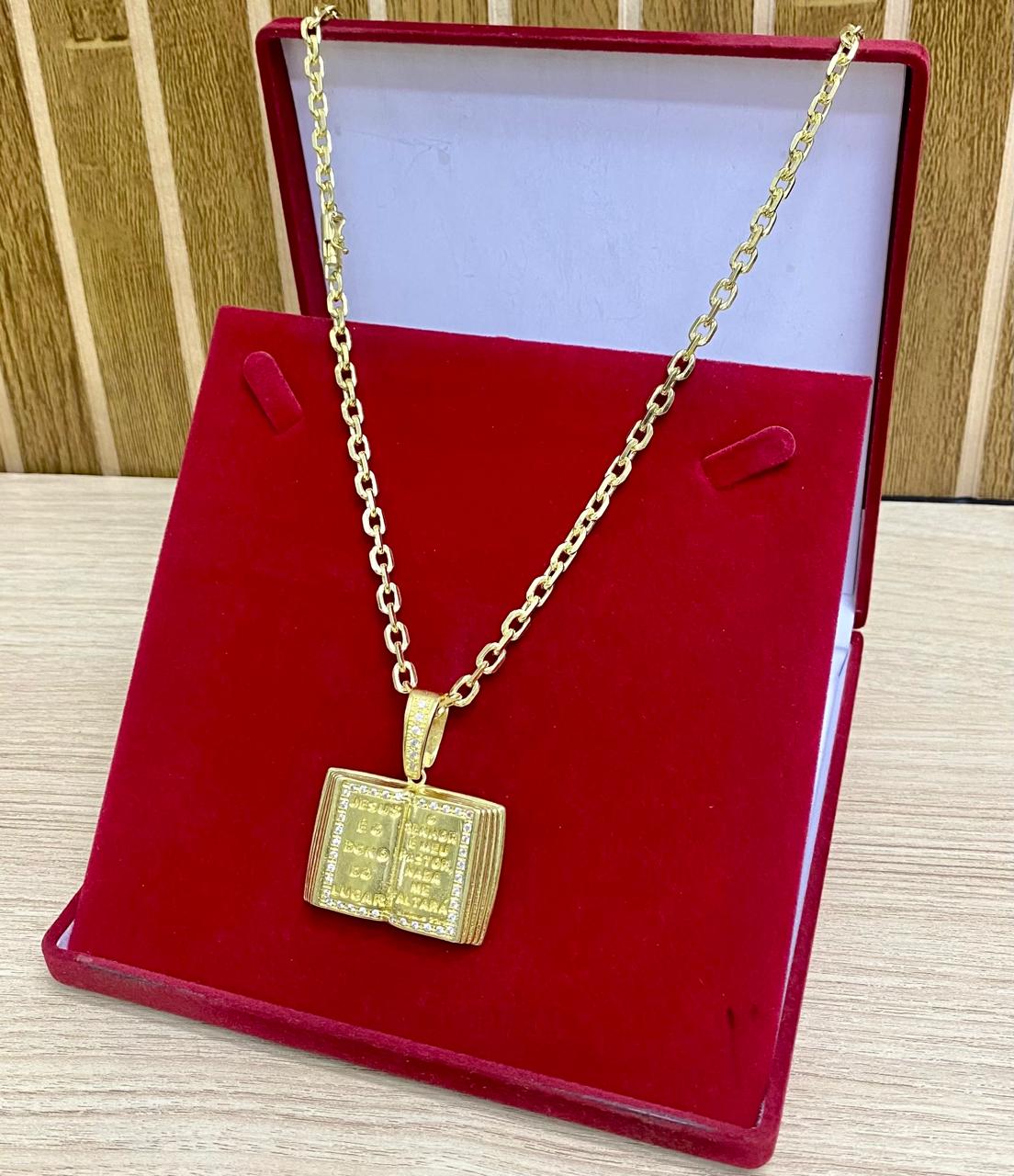 CORRENTE ELO CADEADO QUINA 6MM + PINGENTE BIBLIA CRAV