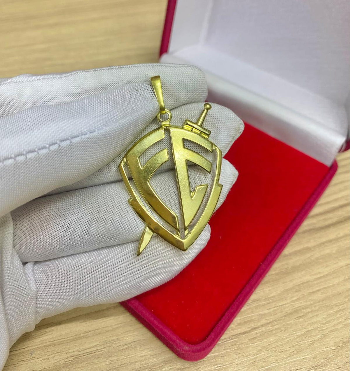 PINGENTE FÉ 3D VAZADO