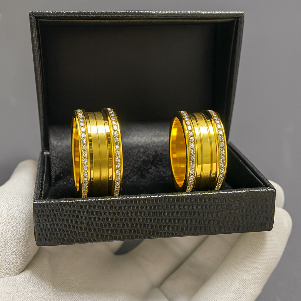 PAR DE ALIANÇAS MOD BULGARIA 03 FRISOS C/ PEDRA ZIRCONIA 12MM