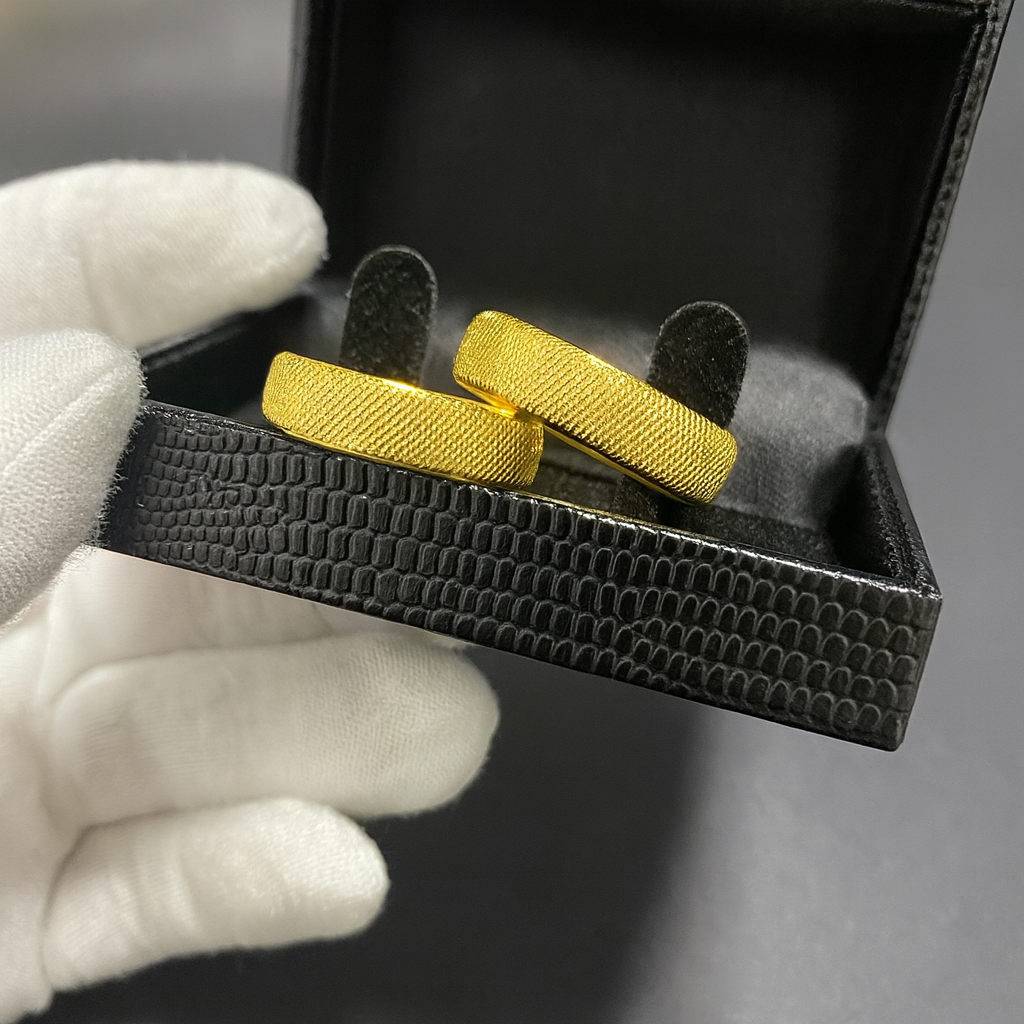 PAR DE ALIANÇAS FRISO DETALHADO 4MM